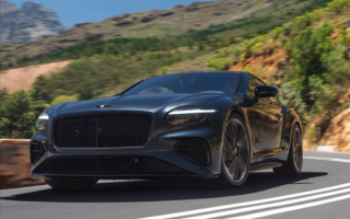 豪车巨头也扛不住了！宾利利润腰斩：宣布将裁减6%的员工