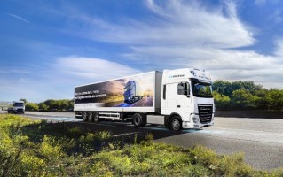 法国高速公路全球首次测试电动汽车“边开边充”技术