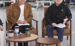 雷军否认小米7000法务：希望新的一年强化团队建设，打击黑水军