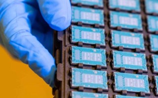 AI芯片新引擎：英特尔首秀EMIB玻璃基板，78mm超大封装