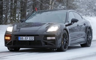 保时捷Panamera改款原型路测图曝光：升级灯组与雷达