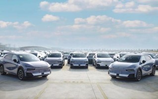 小鹏汽车：2026款小鹏P7+和小鹏G7超级增程开启新年首次发运