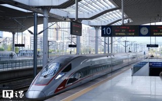 2025年国家铁路完成旅客发送量42.55亿人次，同比增长4.2%