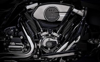 哈雷推出Street/Road两款Glide Limited摩托车：马力提升14%