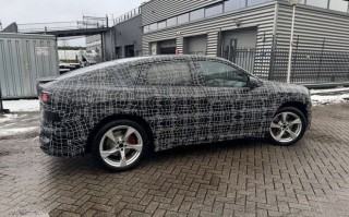 宝马首款纯电轿跑SUV，新世代iX4实车谍照曝光