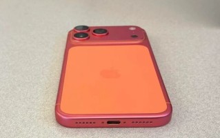 测试显示：误使用家用清洁剂难致苹果iPhone 17 Pro机身明显变色