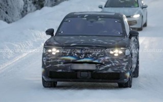 预计主打“小而美”，宾利全新纯电SUV最新谍照曝光