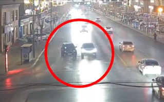 从斗气到撞车仅几十秒！ 内蒙古两司机开斗气车双双被罚